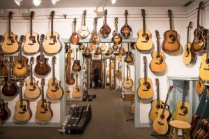 Cửa hàng mua bán đàn guitar cũ/mới giá tốt nhất Hà Nội