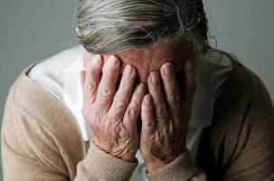 Cách phòng bệnh Alzheimer hiệu quả cho người cao tuổi