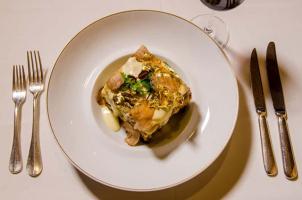 Địa điểm ăn món ăn dát vàng tại Hà Nội