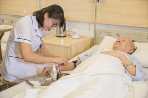 Dịch vụ chăm sóc người bệnh uy tín nhất tại Hà Nội