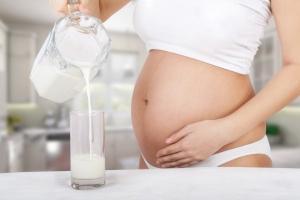 Loại sữa cho các mẹ bầu 3 tháng đầu