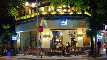 Quán cafe vỉa hè đông khách nhất Hà Nội