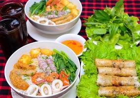 Quán ăn vặt ngon nhất khu vực phố đi bộ Hà Nội