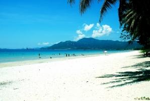 Bãi biển đẹp nhất Nha Trang bạn không thể bỏ qua
