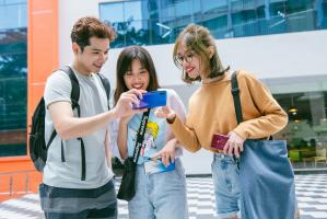 Bài văn suy nghĩ về câu nói: Người bạn tốt nhất bao giờ cũng là người đến với ta những lúc khó khăn nhất, cay đắng nhất của cuộc đời