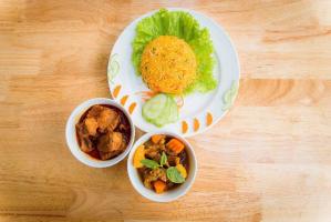 Quán cơm rang nổi tiếng nhất Chùa Láng, Hà Nội