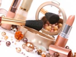 Công cụ trang điểm không thể thiếu dành cho bạn gái