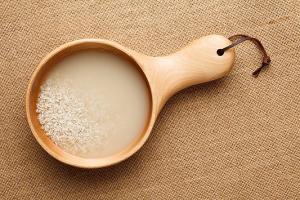 Công dụng dưỡng da tuyệt vời của nước vo gạo được phụ nữ Nhật Bản áp dụng mỗi ngày