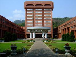 Trường đại học nổi tiếng nhất Trung Quốc