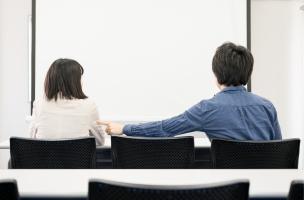 Dấu hiệu cho thấy bạn đã thích một cậu bạn cùng lớp