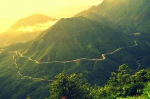 Đường đèo nguy hiểm và đáng chinh phục nhất Việt Nam