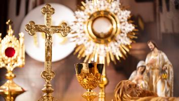 Địa chỉ bán bàn thờ, tượng Công giáo đẹp và uy tín nhất TP. HCM