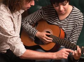 Địa chỉ học đàn guitar giá rẻ, uy tín nhất dành cho sinh viên Hải Phòng