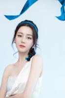 Mỹ nhân Tân Cương nổi tiếng nhất hiện nay