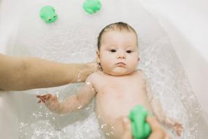 Dịch vụ tắm bé sơ sinh và chăm sóc sau sinh uy tín nhất Hà Nội