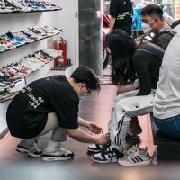 Shop bán giày sneaker chất lượng trên instagram