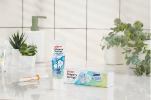 Sai lầm mẹ cần khắc phục khi chăm sóc răng miệng cho bé