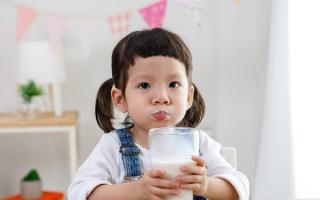 Loại sữa bột được các Viện dinh dưỡng khuyên dùng cho bé  tốt nhất  hiện nay