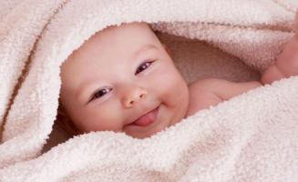 Lời chúc đầy tháng cho bé hay, ý nghĩa nhất