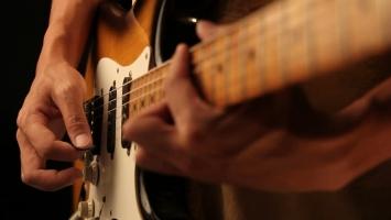 Lời khuyên về cách đánh đàn guitar đúng kỹ thuật có thể bạn chưa biết