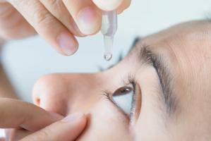 Sản phẩm nước nhỏ mắt tốt nhất dành cho kính áp tròng