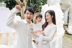 Cặp vợ chồng trẻ hạnh phúc đáng ngưỡng mộ nhất showbiz Việt