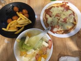 Quán ăn vặt thích hợp để hẹn hò, tụ tập quanh khu vực Bãi Cháy