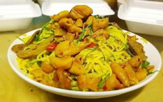 Địa chỉ bán bún nghệ ngon nhất ở Huế