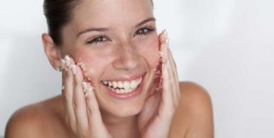 Tips tẩy da chết đúng cách giúp da luôn sạch và mịn màng