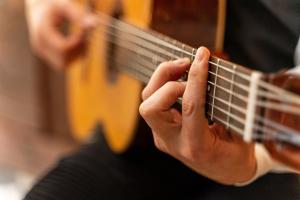 Địa chỉ học đàn guitar tốt nhất dành cho sinh viên Hà Nội