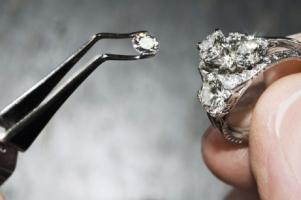 Vật liệu cứng nhất hành tinh