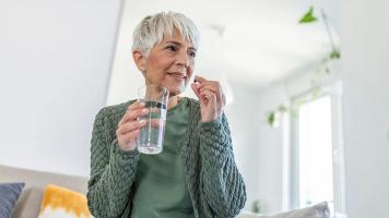 Vitamin tổng hợp cho người già trên 50 tuổi tốt nhất hiện nay