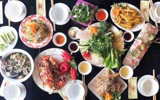 Quán ăn ngon tại phố Nguyễn Khang, Hà Nội
