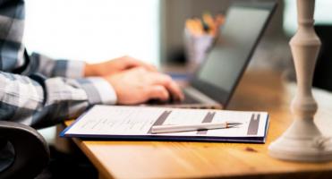 Website hỗ trợ tạo CV xin việc tốt nhất hiện nay