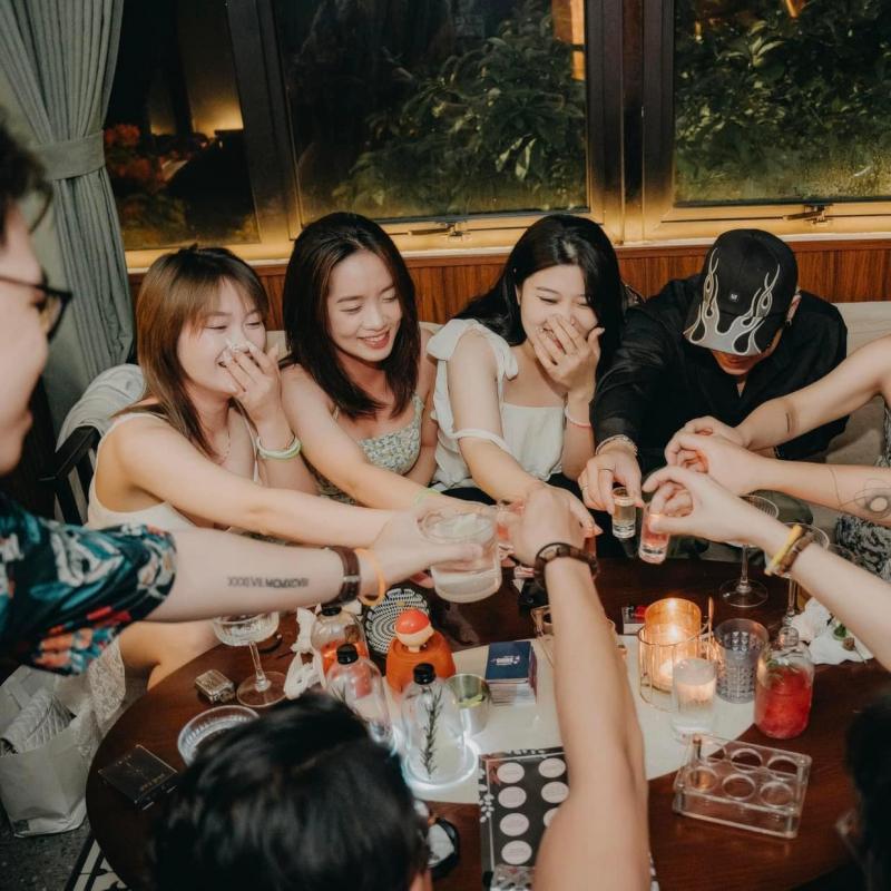 Bến Lakeside - Best Cocktail Bar in Hà Nội