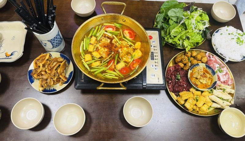 Bún riêu - Lẩu riêu cua Yến Mít
