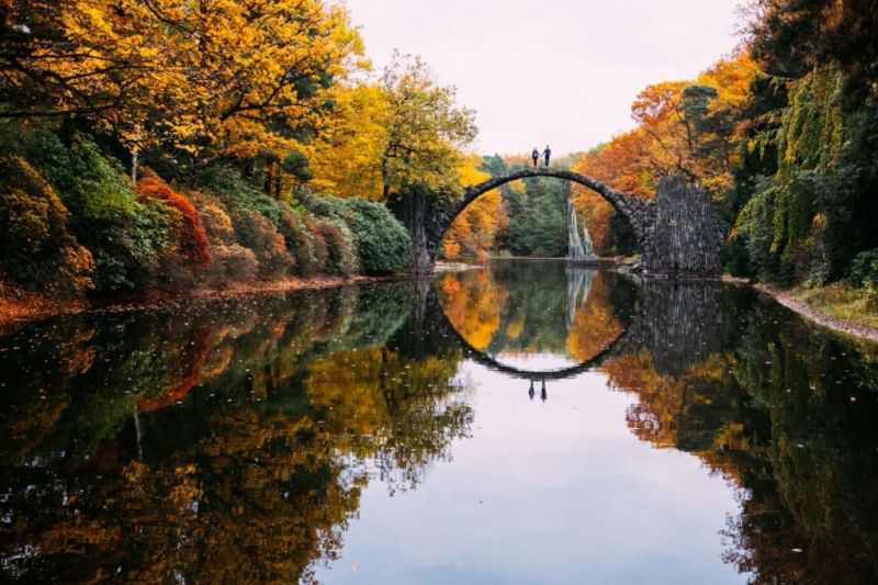 Cầu đá Rakotzbrücke  của Đức