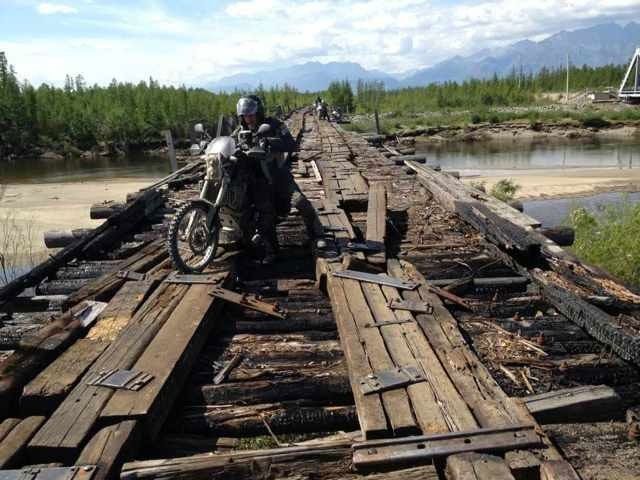 Cầu nổi trên sông Vitim ở Nga