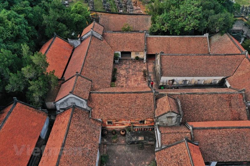 Chùa Bổ Đà là một trong những trung tâm Phật giáo lớn của dòng thiền phái Trúc Lâm, là một trong những nơi còn giữ nguyên bản nét kiến trúc truyền thống Việt cổ