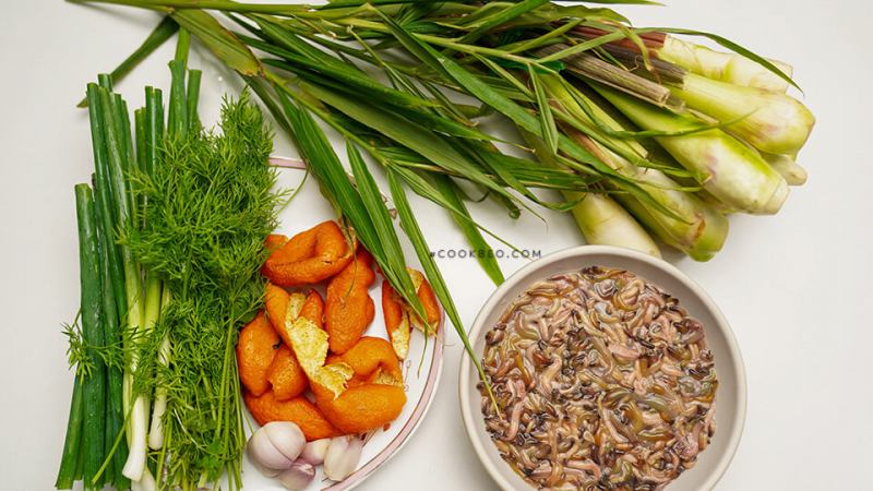 Củ niễng xào rươi