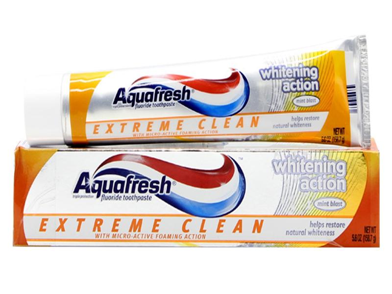 Kem đánh răng Aquafresh Extreme Clean Whitening Action
