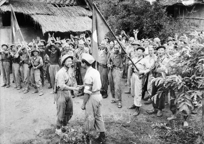 Hình ảnh bộ đội Việt Nam thời kháng chiến