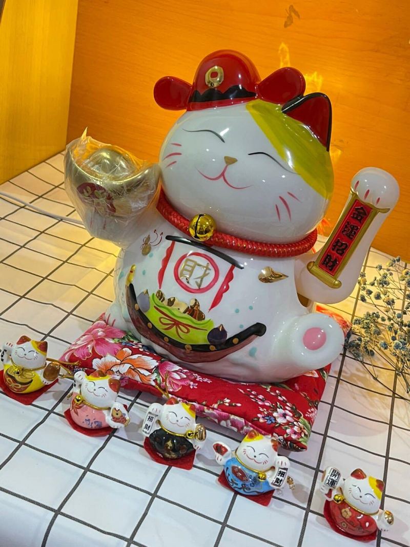 Mèo thần tài - Maneki Neko