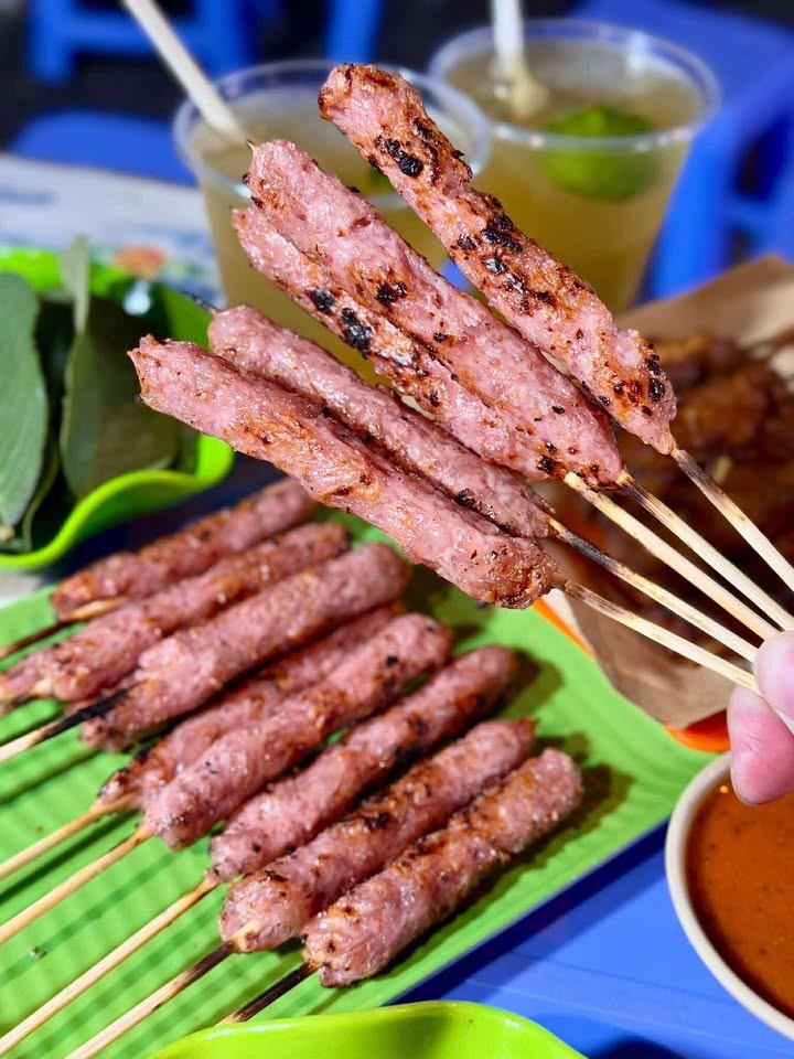 Nem chua nướng À Lôi