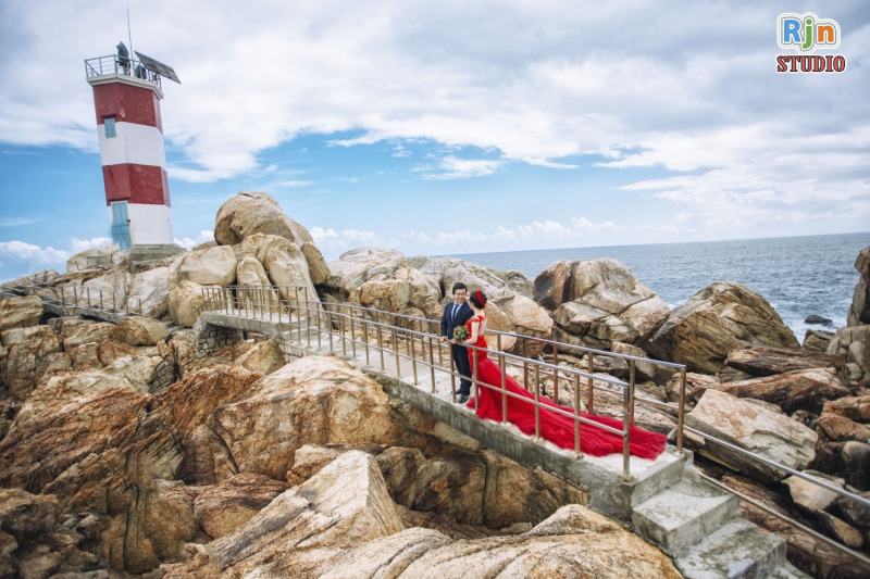 Ảnh cưới ngoại cảnh chụp tại Hải Đăng Gành Đèn