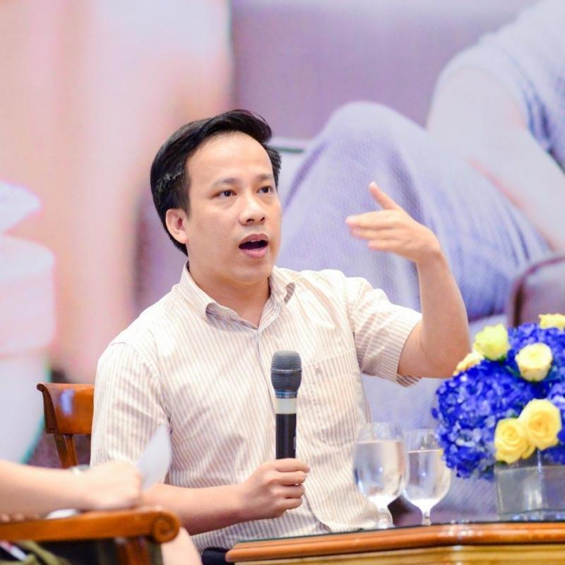 Thầy Tú - Giáo Viên Dạy IELTS Nổi Tiếng Tại HCM Được Nhiều Học Viên Đánh Giá Cao