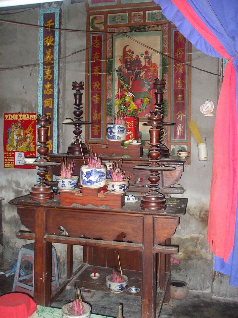 Nơi thờ cúng trong nhà của một tín đồ đạo Hiếu Nghĩa tại Ba Chúc